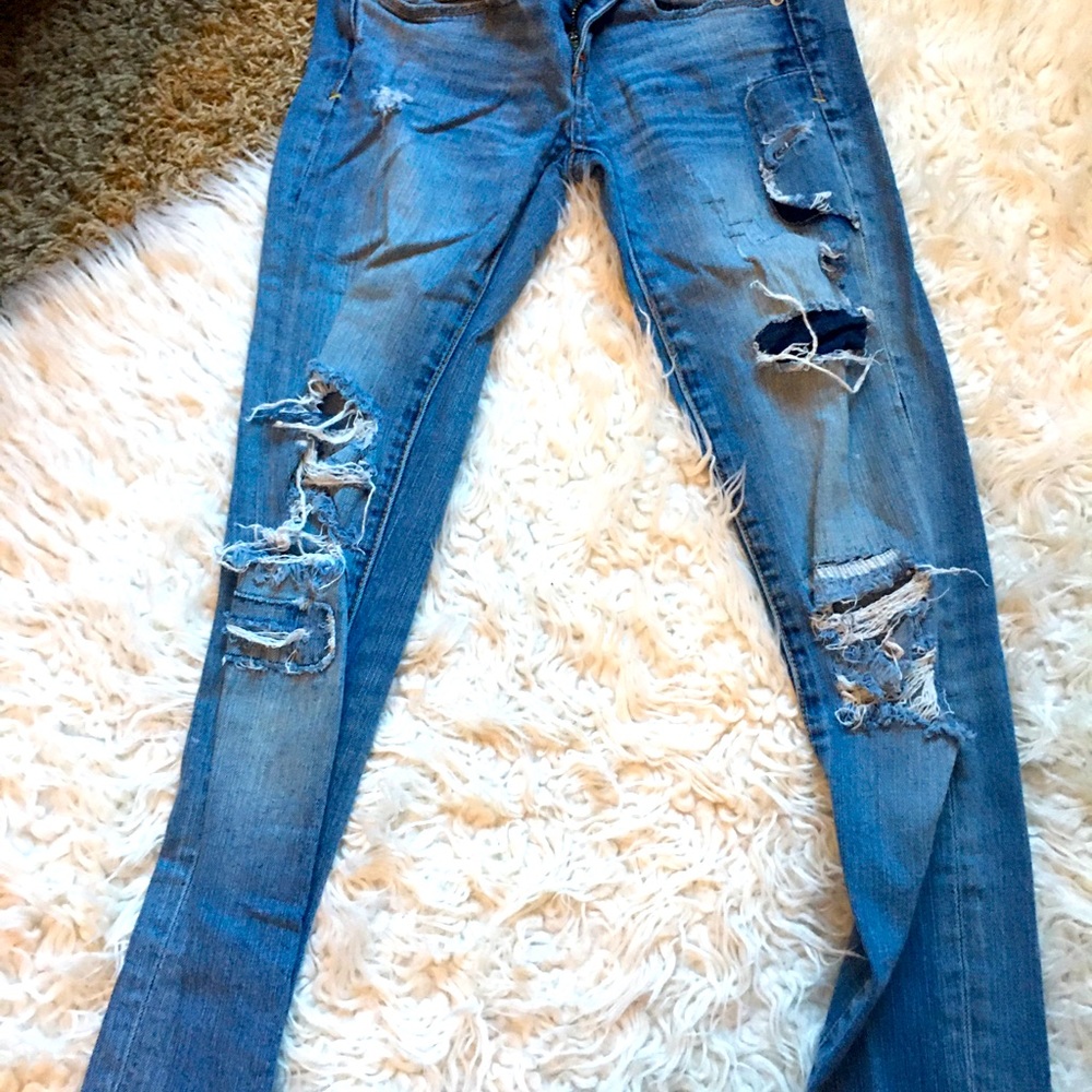 American eagle distressed jeans